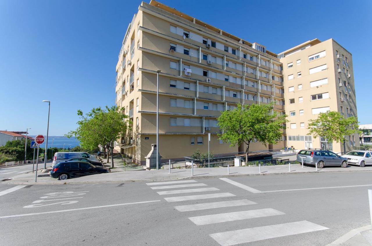 Spacious Apartment Smile With Terrace And Secure Garage Сплит Екстериор снимка