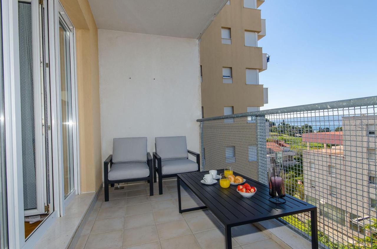 Spacious Apartment Smile With Terrace And Secure Garage Сплит Екстериор снимка